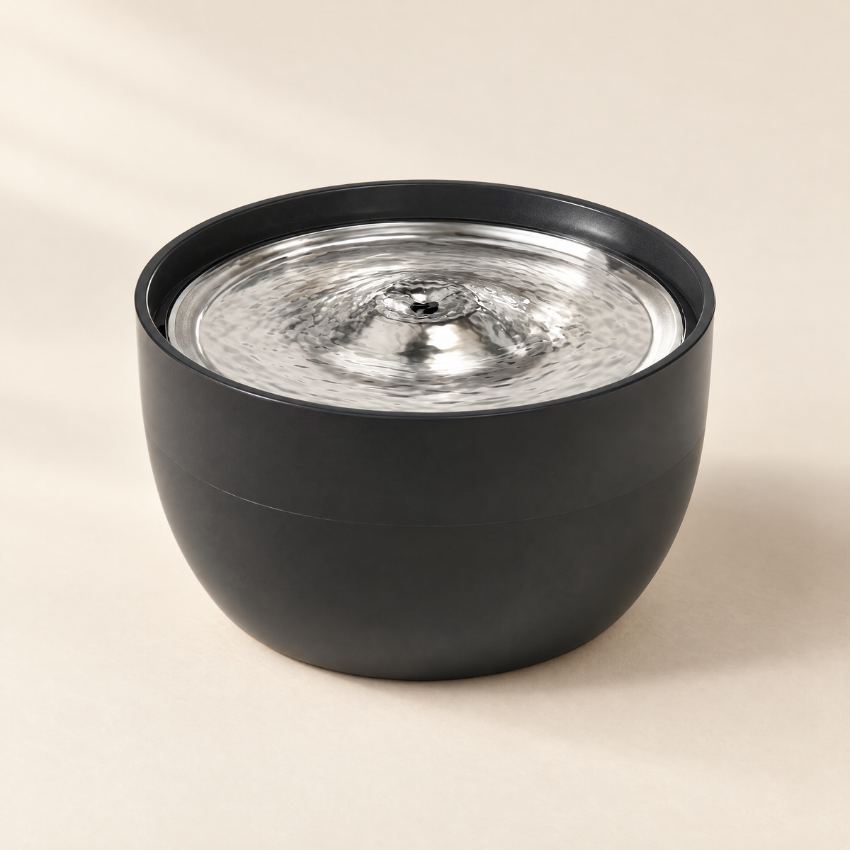 NOOKZY Fountain in Charcoal with stainless steel drinking plate